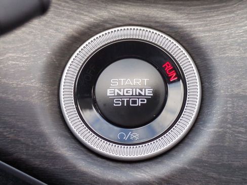 Used 2025 Jeep Grand Cherokee L Limited w/ Black Appearance Package image 29