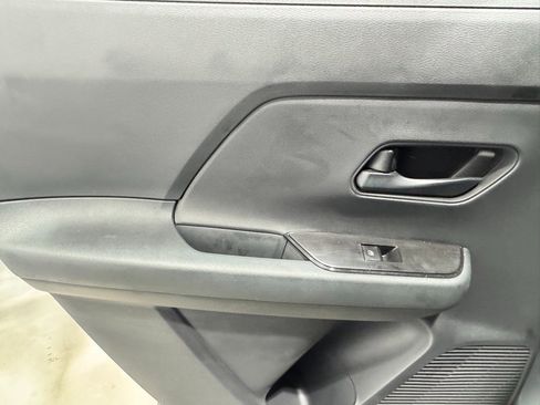 Certified 2025 Nissan Kicks S image 19