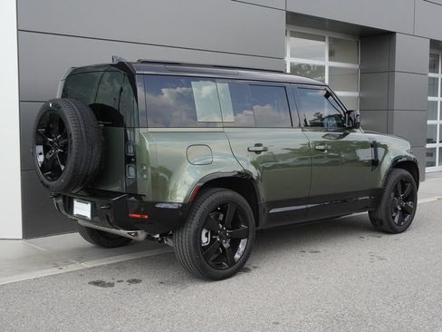 New 2026 Land Rover Defender 110 X-Dynamic SE AWD/4WD image 4