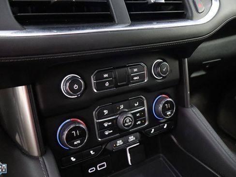 Used 2024 Chevrolet Suburban LT image 19