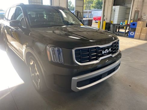Used 2025 Kia Telluride S AWD/4WD image 1