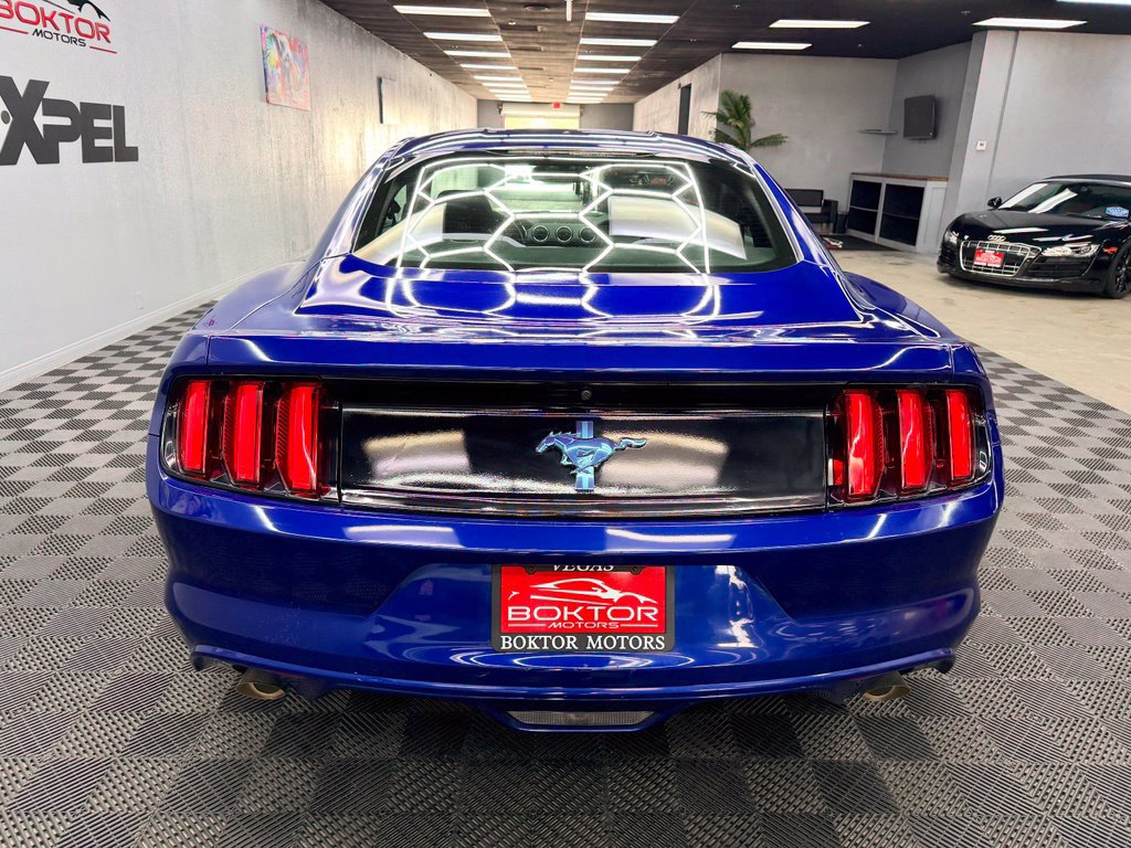 Used 2015 Ford Mustang Coupe RWD image 13
