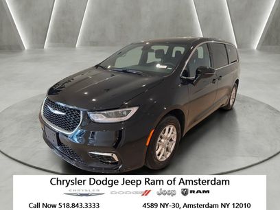 Used 2026 Chrysler Pacifica Select