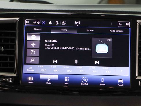 Used 2022 Chrysler Pacifica Touring-L image 19