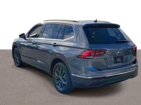 Certified 2023 Volkswagen Tiguan SE w/ Panoramic Sunroof Package FWD image 3