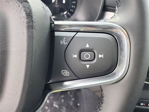 New 2026 Volvo XC40 B5 Ultra w/ Protection Package Premier image 19