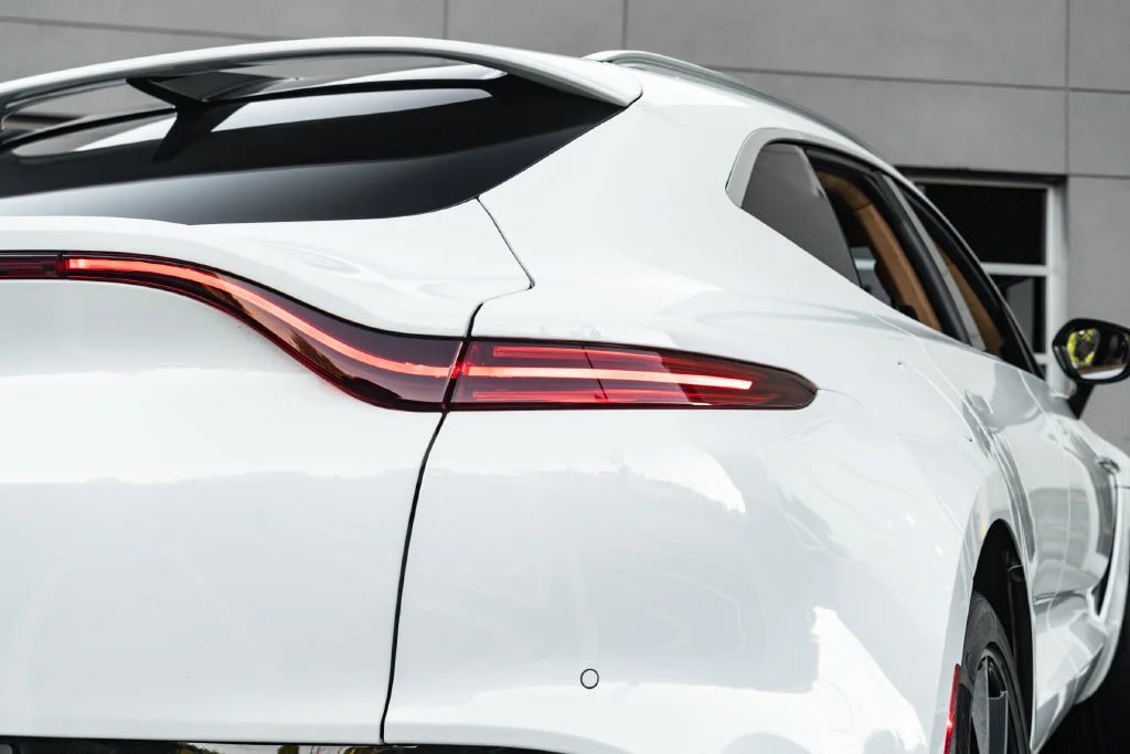 Used 2022 Aston Martin DBX AWD/4WD image 16
