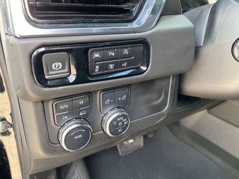 Used 2025 GMC Yukon Denali image 5