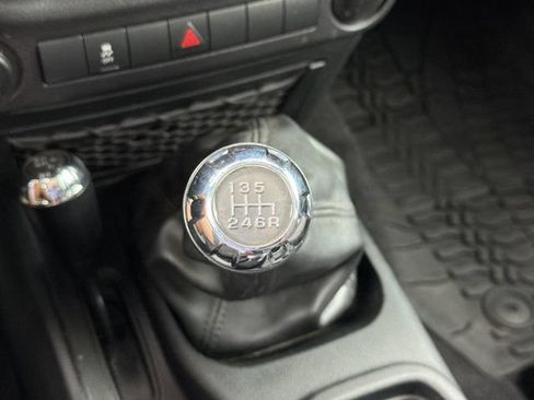 Used 2018 Jeep Wrangler Sport w/ Connectivity Group AWD/4WD image 14