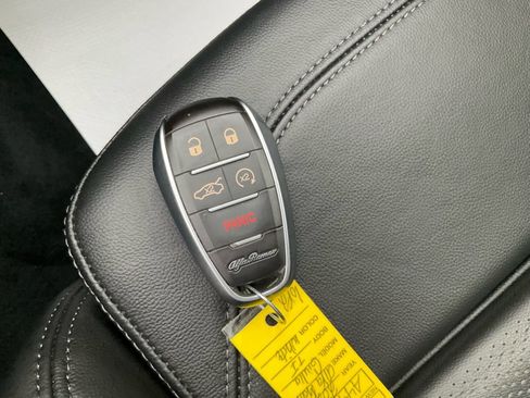 Used 2022 Alfa Romeo Giulia Veloce image 28