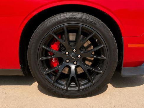 Used 2015 Dodge Challenger SRT Hellcat RWD image 17