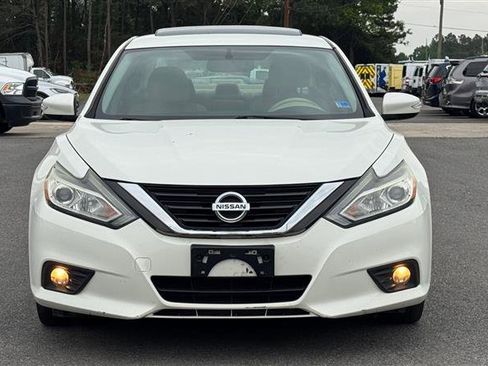 Used 2016 Nissan Altima 2.5 SV w/ Convenience Package FWD image 3