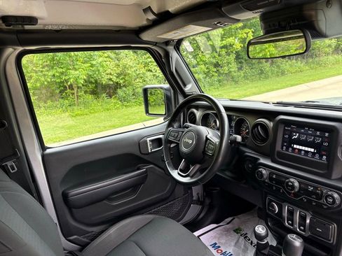Used 2020 Jeep Wrangler Sport AWD/4WD image 32