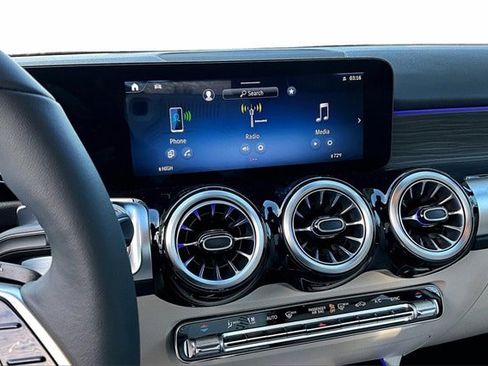 New 2026 Mercedes-Benz GLB 250 4MATIC image 10