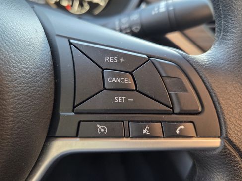 Used 2025 Nissan Altima 2.5 SV FWD image 33