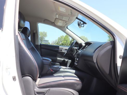 Used 2020 Nissan Pathfinder SV w/ Rock Creek Edition FWD image 21