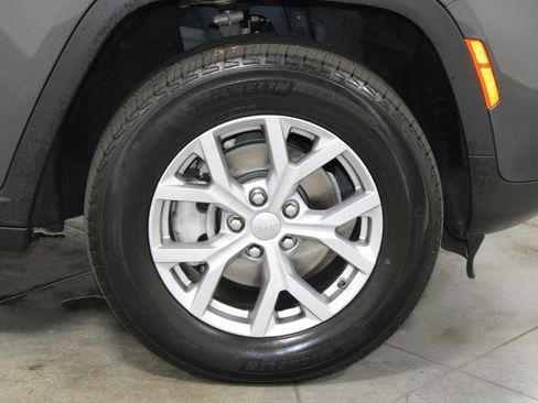 Used 2022 Jeep Grand Cherokee Limited AWD/4WD image 13