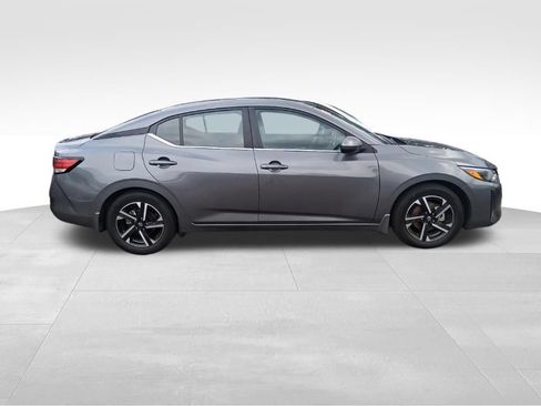 Used 2025 Nissan Sentra SV FWD image 4
