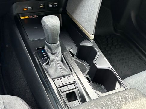 Used 2025 Toyota Camry LE image 21