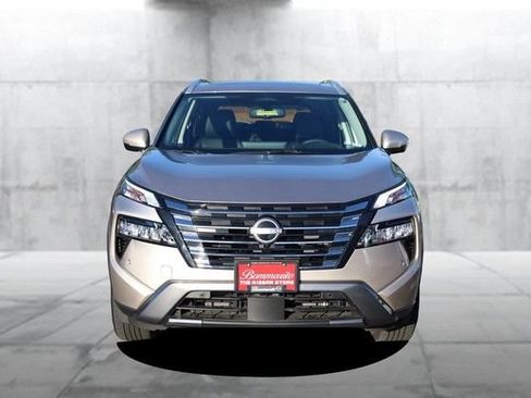 Certified 2025 Nissan Rogue SL w/ Tech Package AWD/4WD image 4