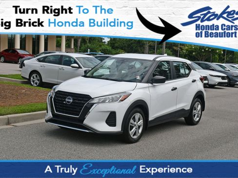 Used 2024 Nissan Kicks S FWD image 1