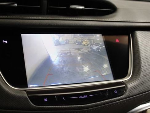 Used 2019 Cadillac XT5 FWD image 13