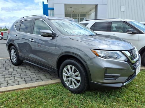 Used 2019 Nissan Rogue SV AWD/4WD image 3