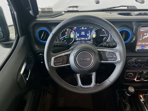 Used 2023 Jeep Wrangler Sahara image 17