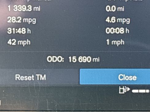 Used 2025 Volvo XC40 B5 Core image 22