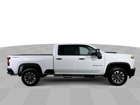 Used 2023 Chevrolet Silverado 2500 Custom w/ Custom Value Package AWD/4WD image 9