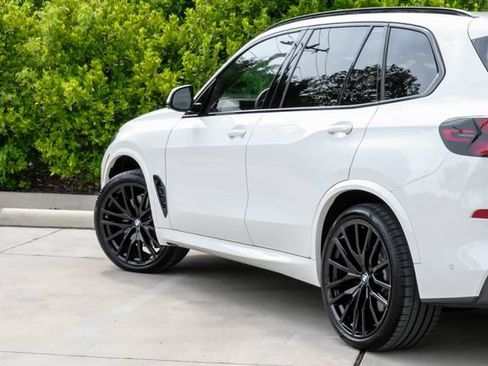 Used 2026 BMW X5 xDrive40i w/ M Sport Package AWD/4WD image 13