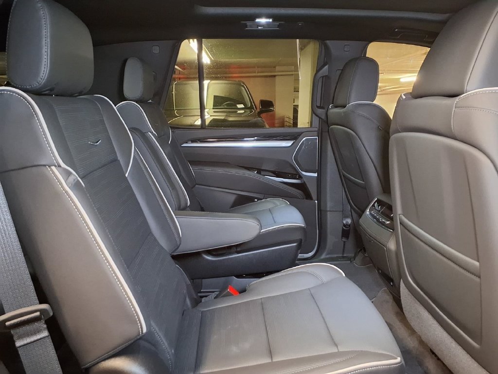 New 2026 Cadillac Escalade Sport AWD/4WD image 7