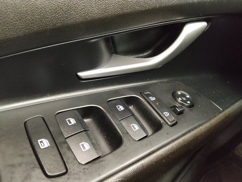 Used 2025 Hyundai Elantra SE FWD image 27