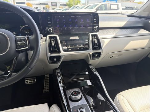 Used 2023 Kia Sorento SX Prestige image 29
