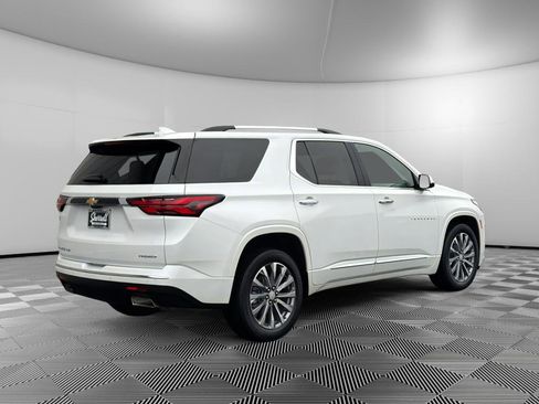 Used 2023 Chevrolet Traverse Premier image 4