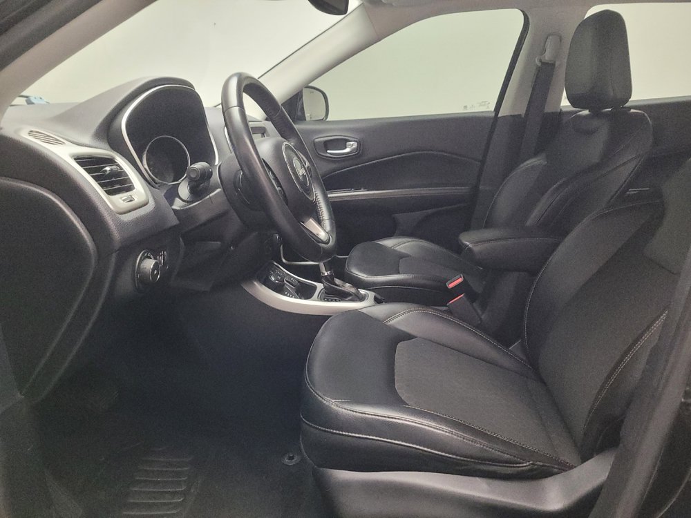 Used 2018 Jeep Compass Latitude w/ Popular Equipment Group AWD/4WD image 17