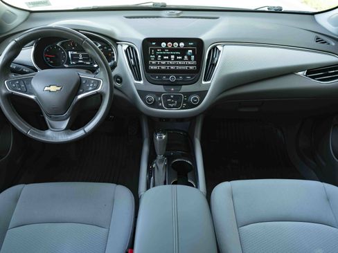 Used 2017 Chevrolet Malibu LT FWD image 26