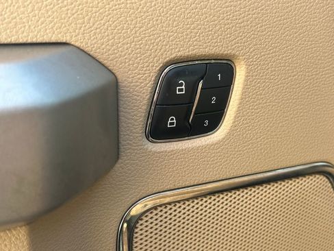 Used 2016 Ford F150 Lariat w/ Equipment Group 502A Luxury image 8