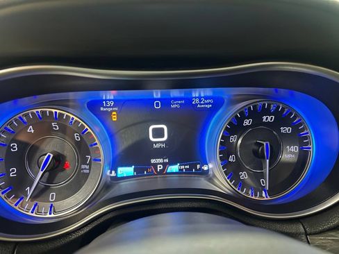 Certified 2018 Chrysler 300 Touring L AWD/4WD image 18