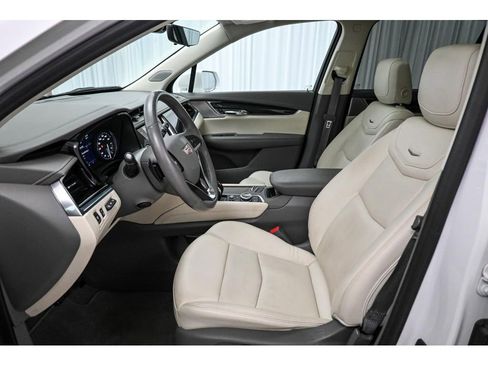 Used 2020 Cadillac XT6 Premium Luxury AWD/4WD image 40