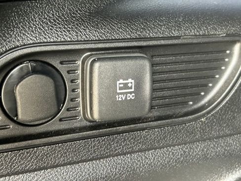 Used 2024 Jeep Grand Cherokee Laredo X image 16