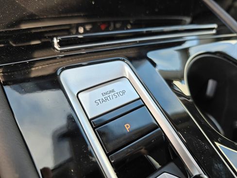 New 2026 Volkswagen Atlas SE image 25