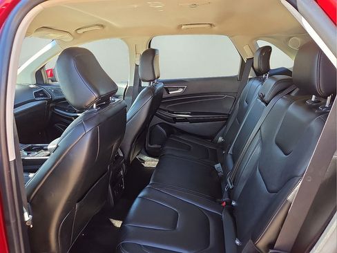 Used 2020 Ford Edge Titanium image 18