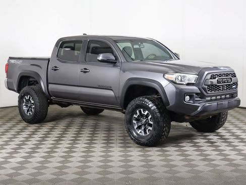 Used 2016 Toyota Tacoma TRD Off-Road w/ Towing Package AWD/4WD image 2