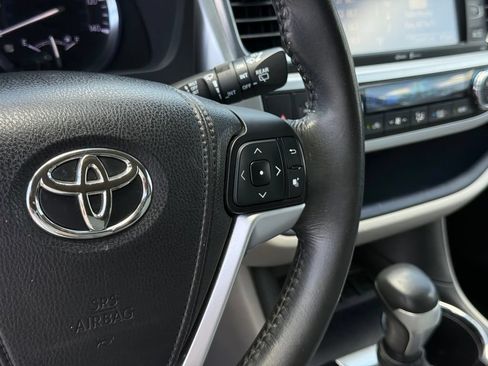 Used 2015 Toyota Highlander Limited FWD image 13