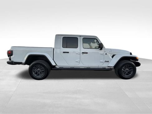 New 2026 Jeep Gladiator Sport image 17