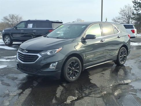 Used 2019 Chevrolet Equinox LT w/ Driver Convenience Package image 3