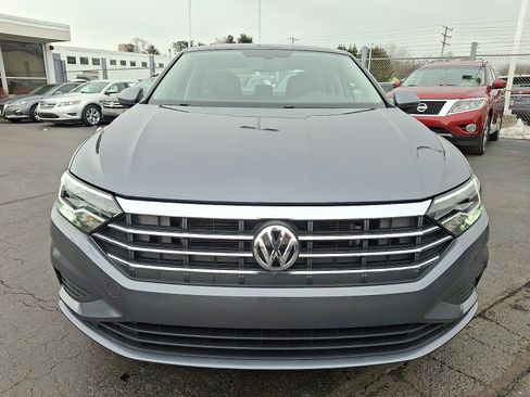Used 2021 Volkswagen Jetta SE w/ SE Cold Weather Package image 2