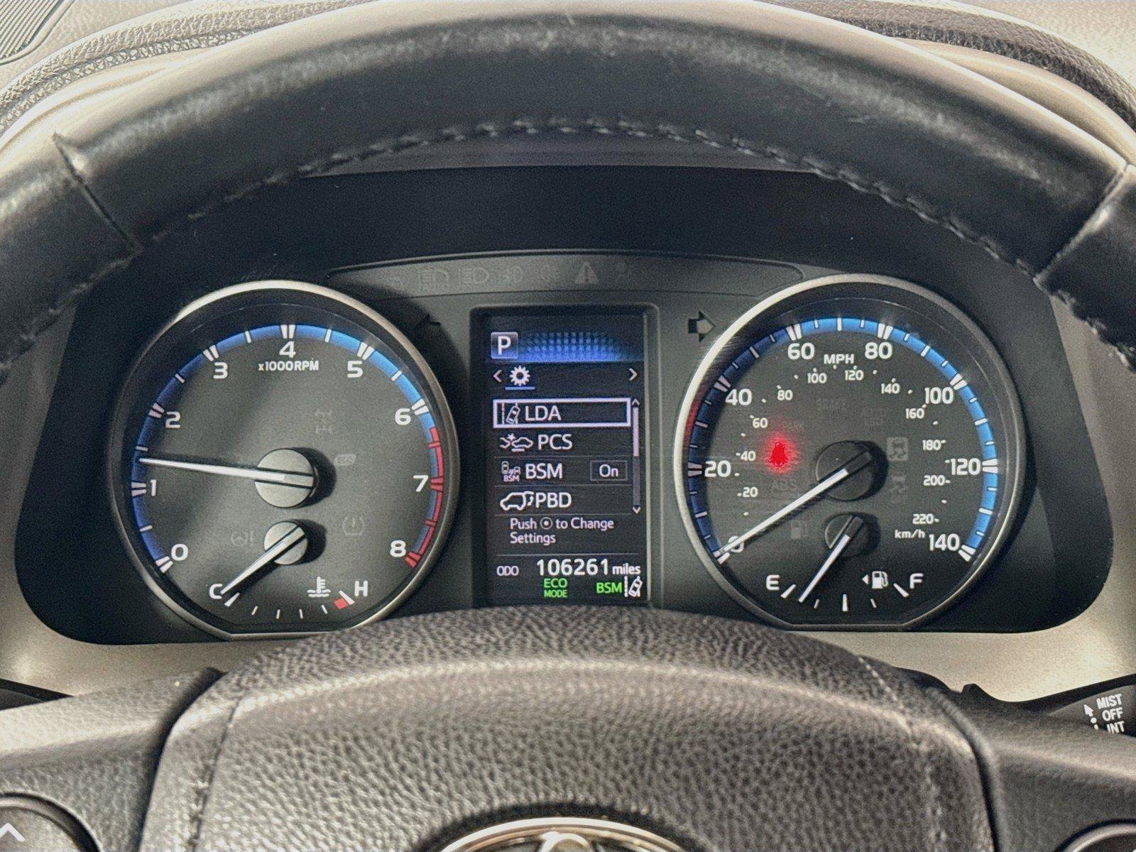Used 2018 Toyota RAV4 XLE FWD image 18