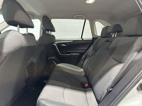 Used 2022 Toyota RAV4 XLE AWD/4WD image 14